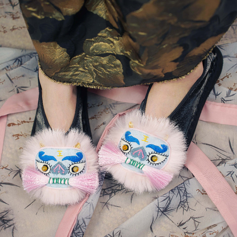 Bright eyed tiger shoes