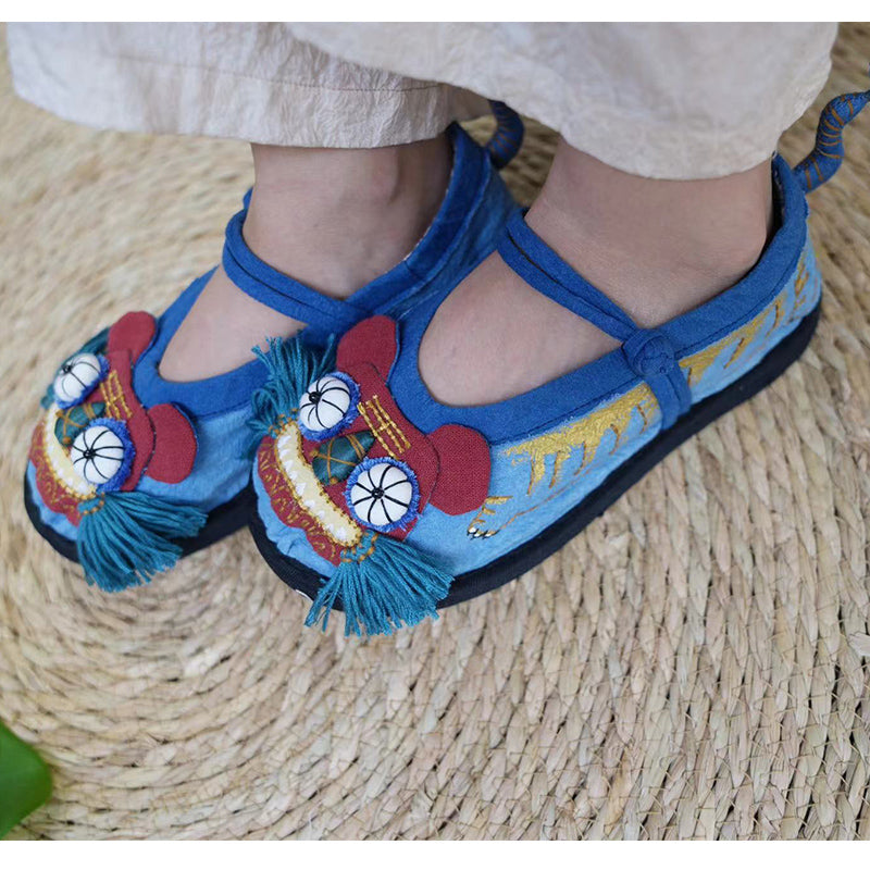 Buttoned tiger shoes