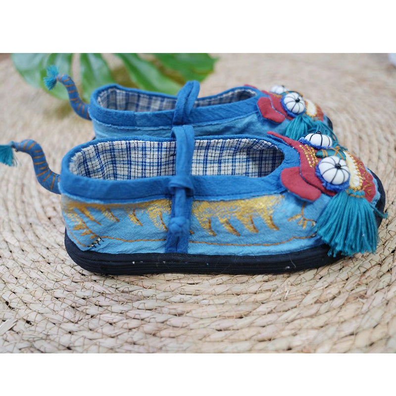 Buttoned tiger shoes