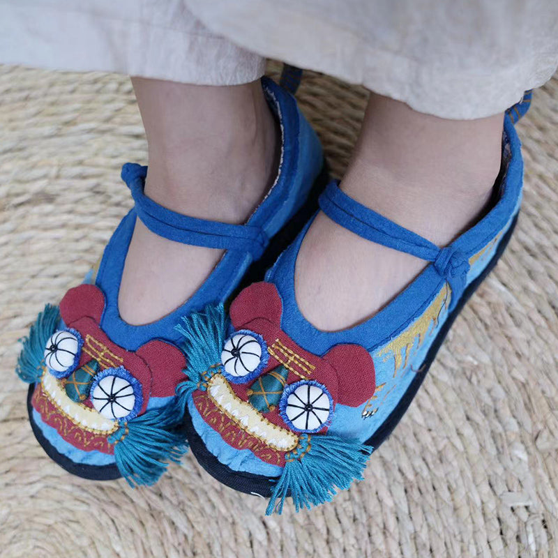 Buttoned tiger shoes