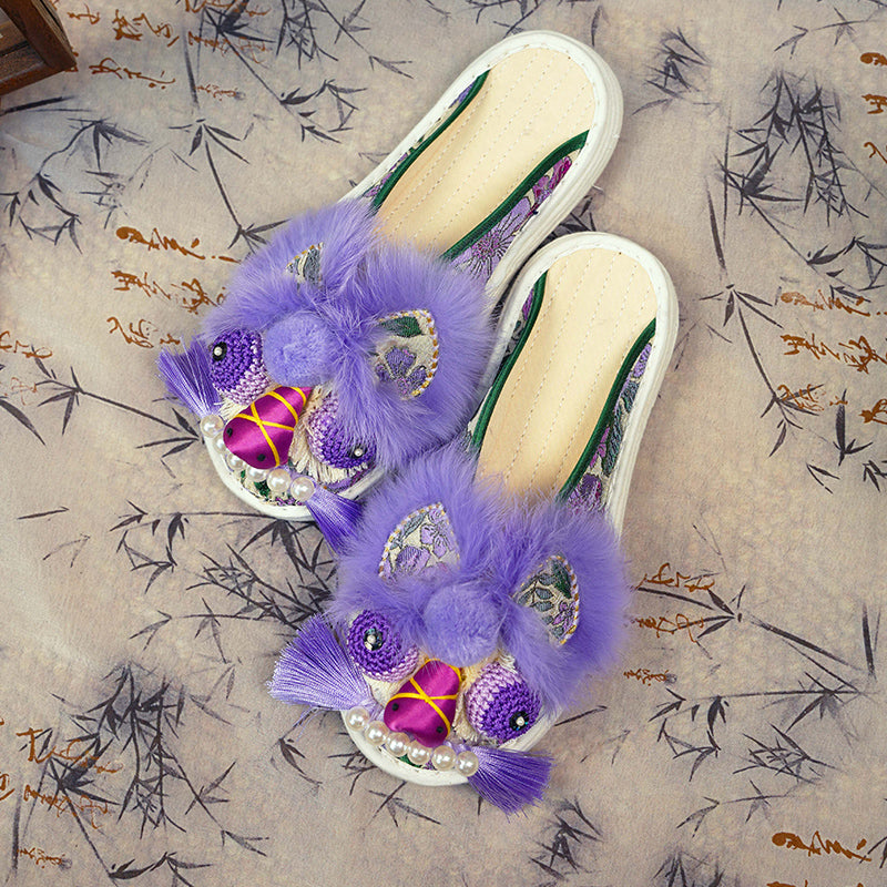 Embroidered round tiger shoes