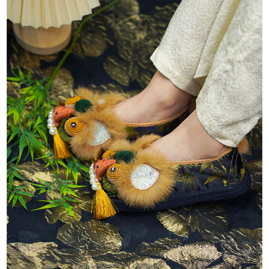 Embroidered tiger head shoes