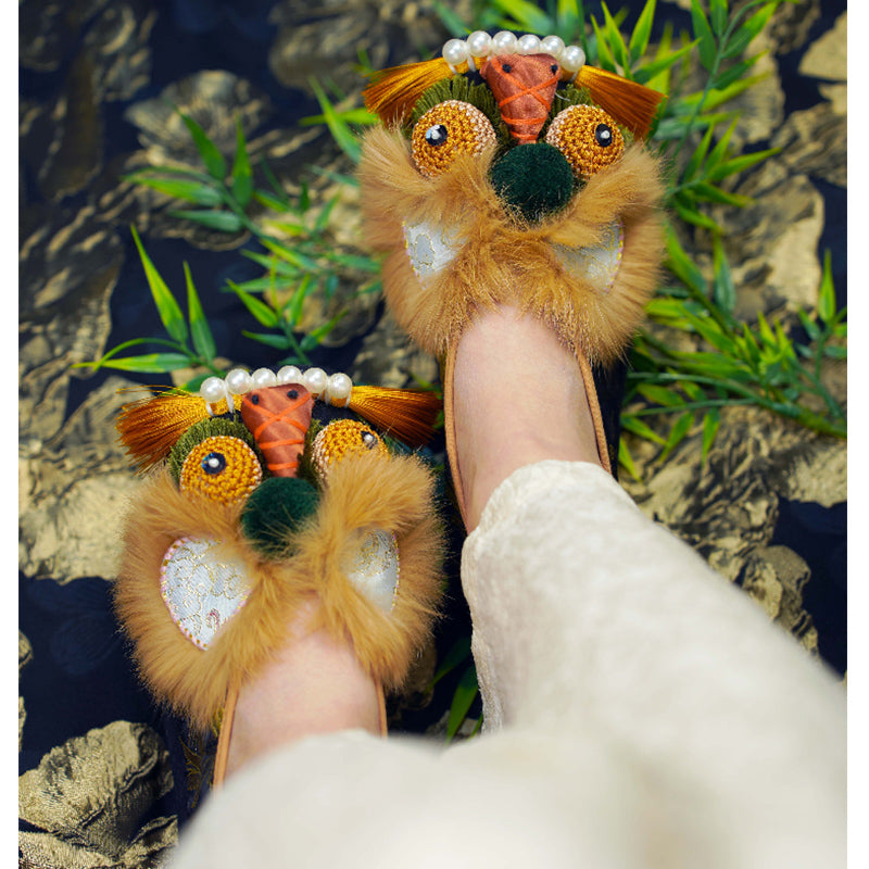 Embroidered tiger head shoes