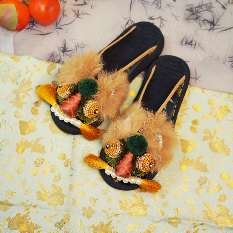 Embroidered tiger head shoes