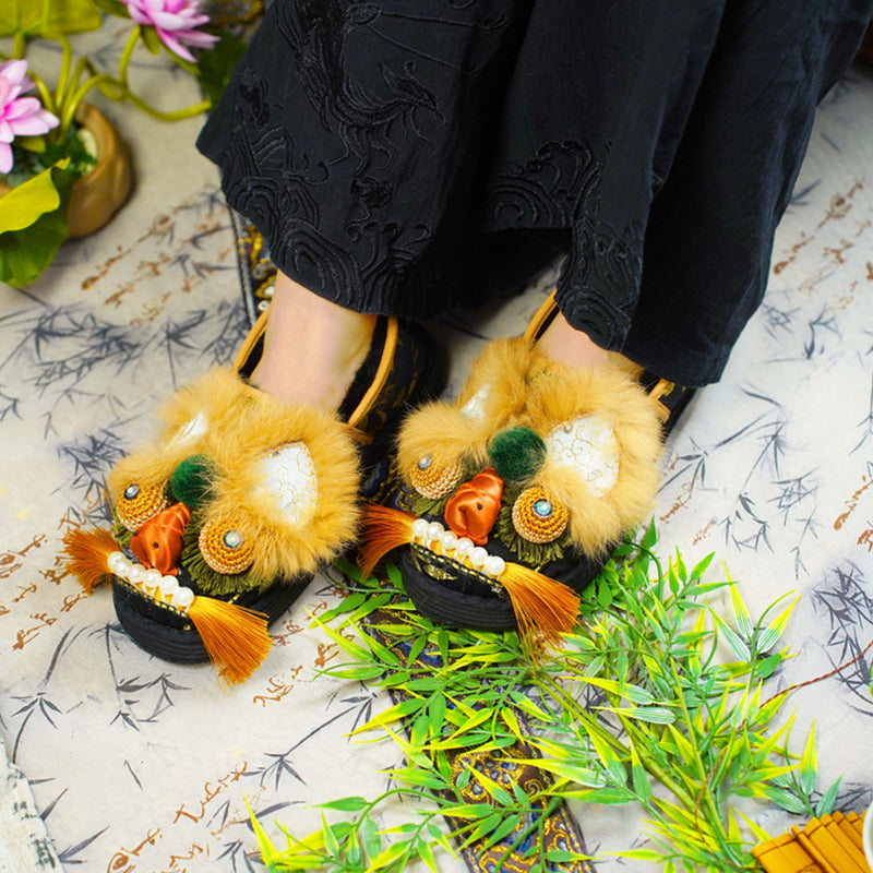 Fashionable tiger shoes