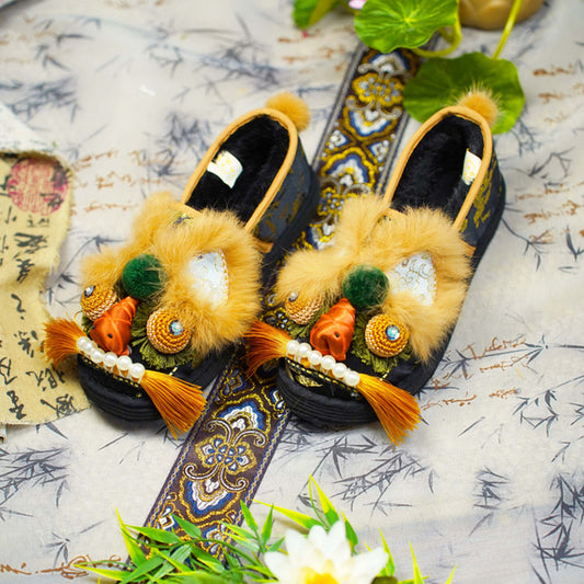 Fashionable tiger shoes