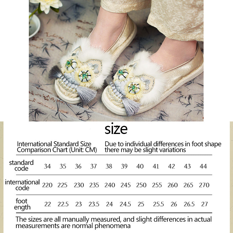 Golden tiger head shoes