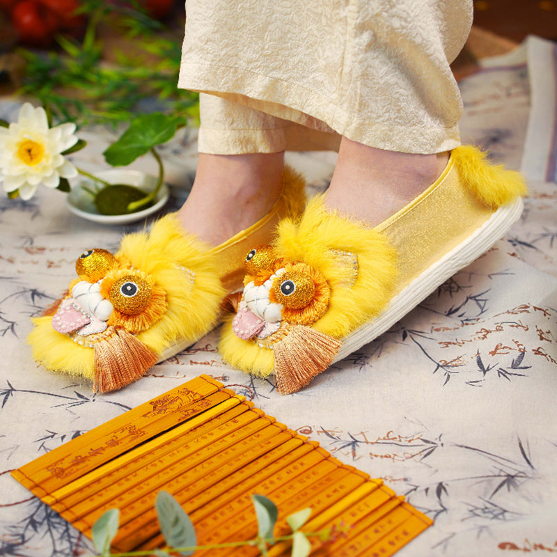 Golden tongue tiger shoes