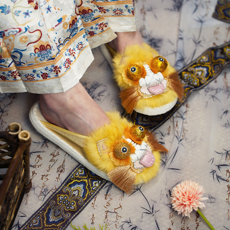 Golden tongue tiger shoes