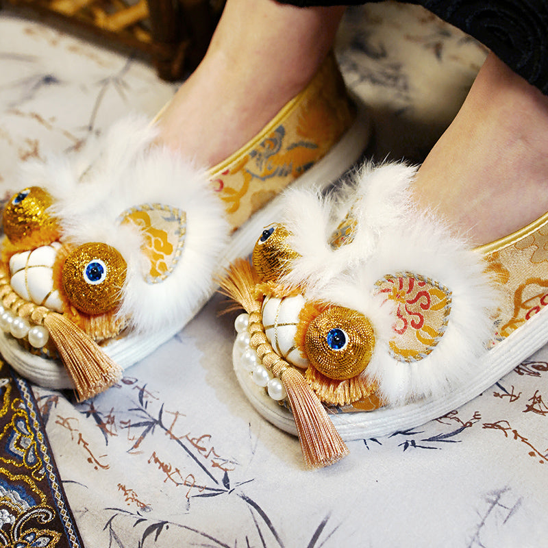 Golden white tiger shoes