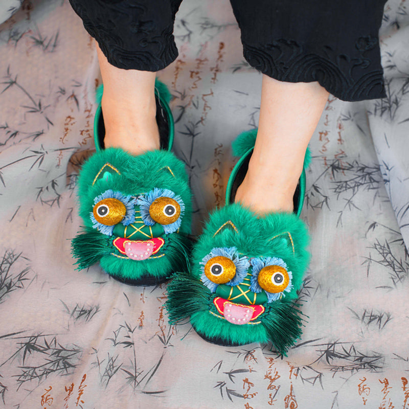 Green tongue spitting tiger shoes