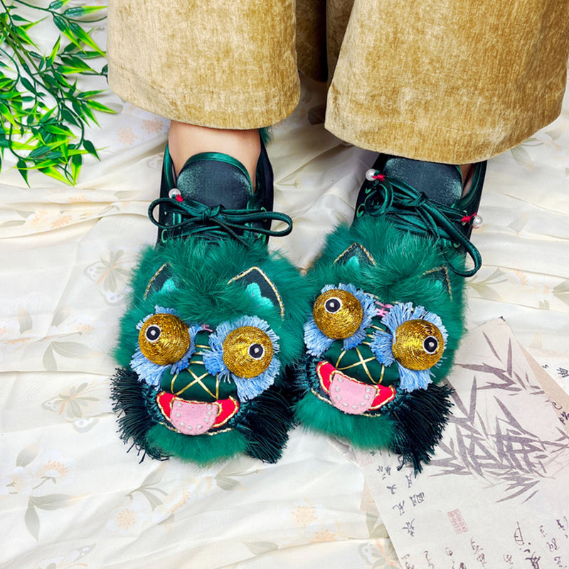 Green tongue spitting tiger shoes