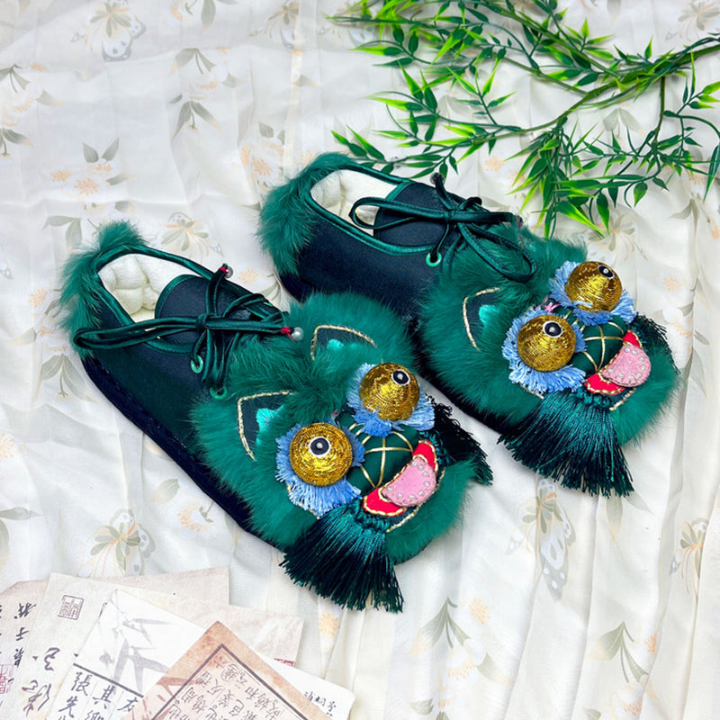 Green tongue spitting tiger shoes