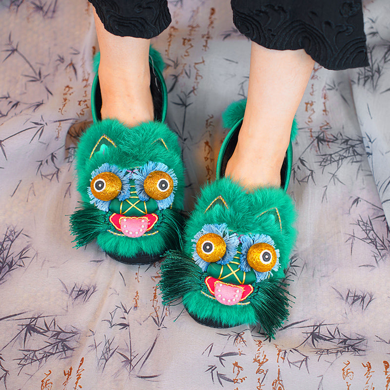 Green tongue spitting tiger shoes
