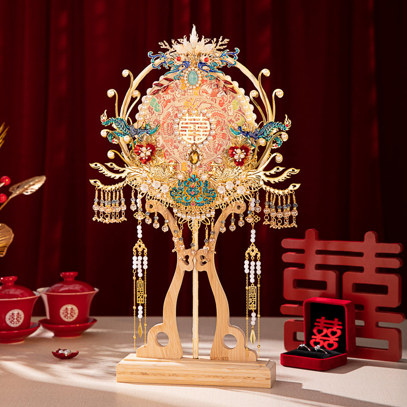 Joyful pleasure wedding fan