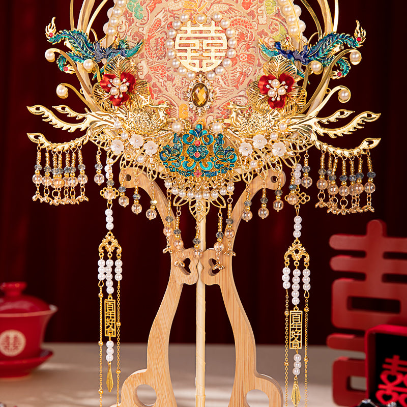 Joyful pleasure wedding fan