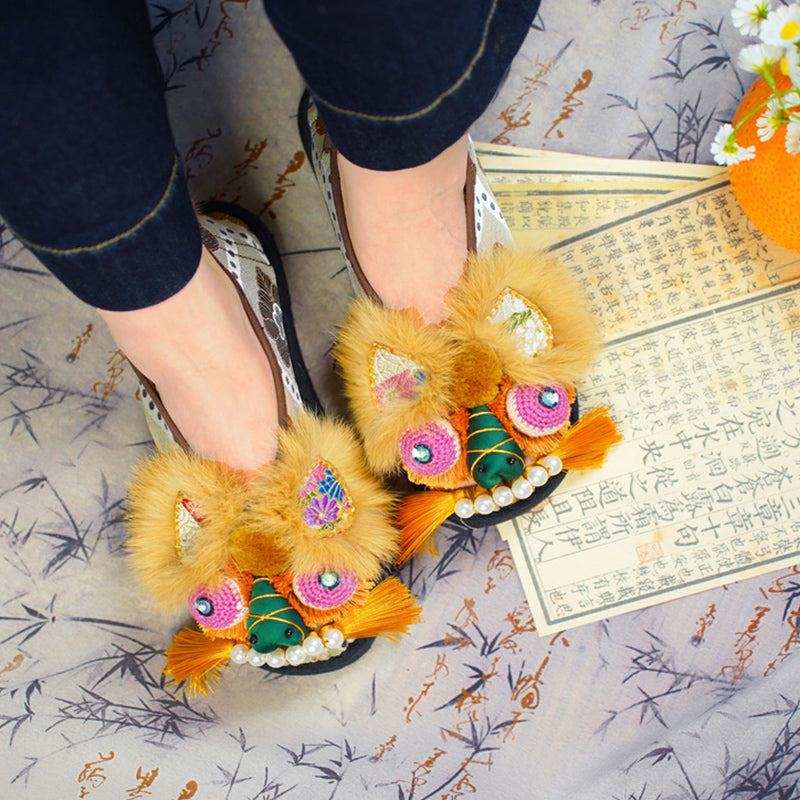 Light yellow tiger shoes