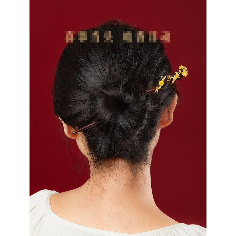 Magpies climb plum blossoms Hairpin