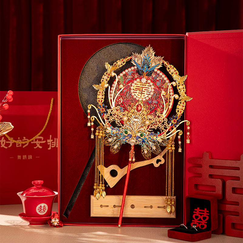 Minimalist Wing Comparison wedding fan