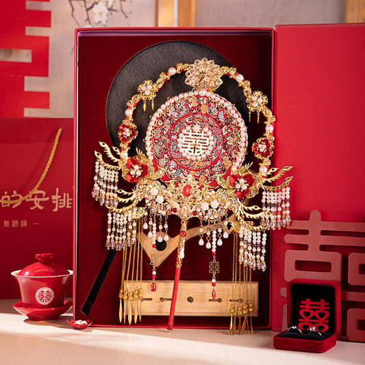 Phoenix is like brocade wedding fan