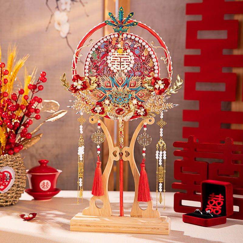 Tenderness toward women wedding fan