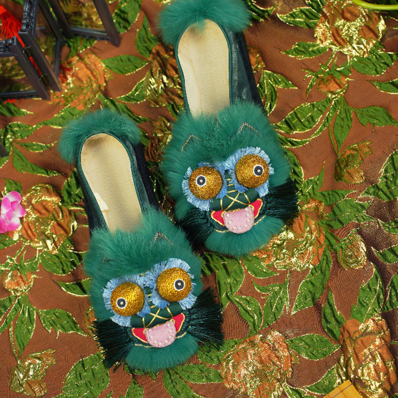 Tongue spitting tiger shoes