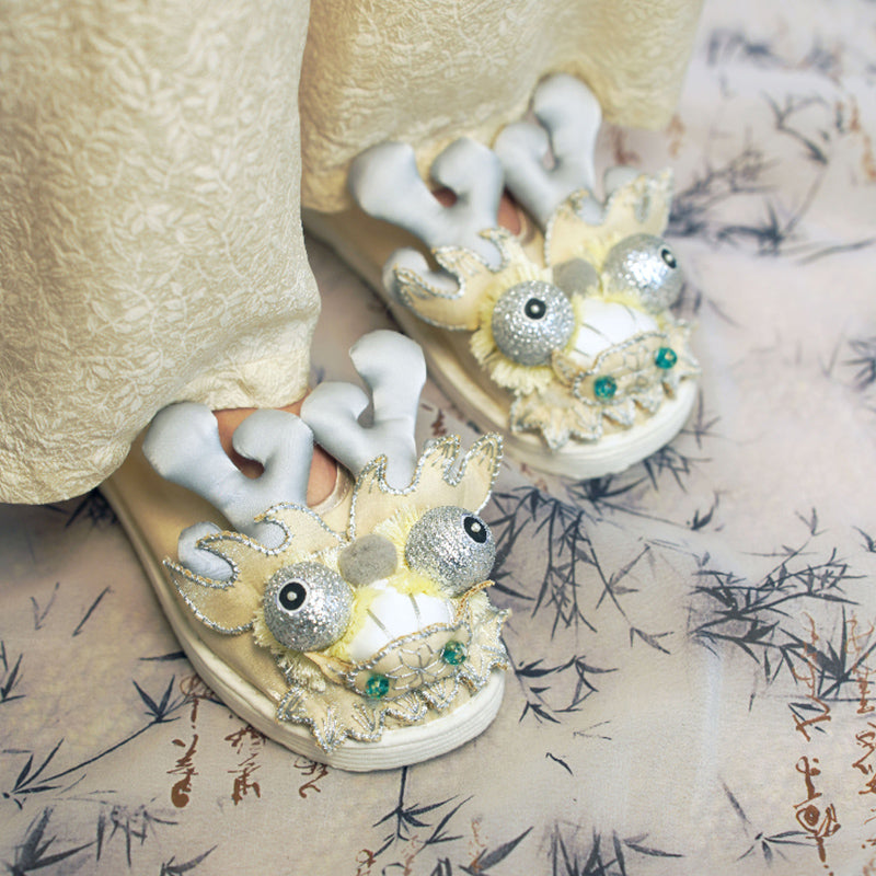 White Dragon Tiger Shoes